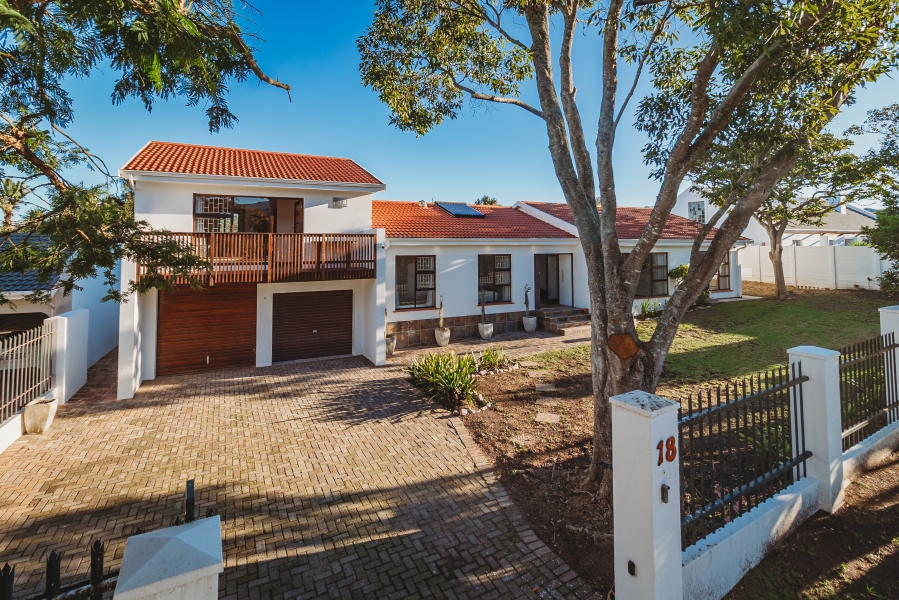 7 Bedroom Property for Sale in Loerie Park Western Cape